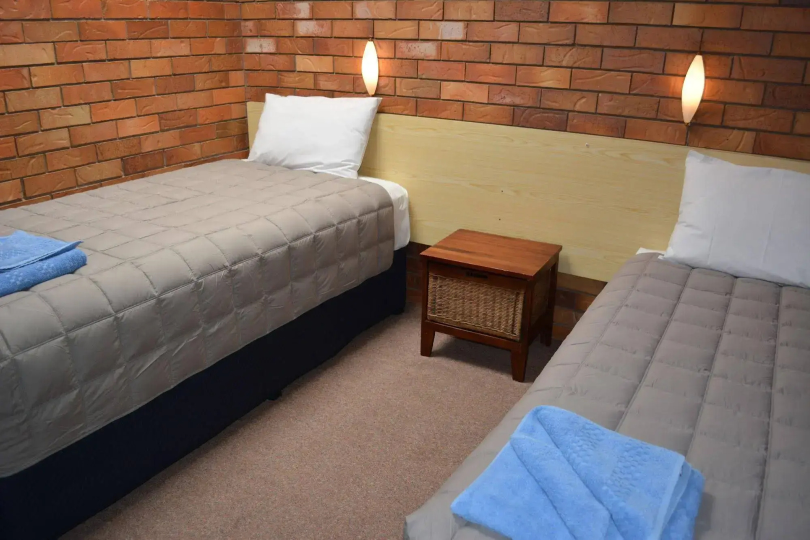 Peter Allen Motor Inn