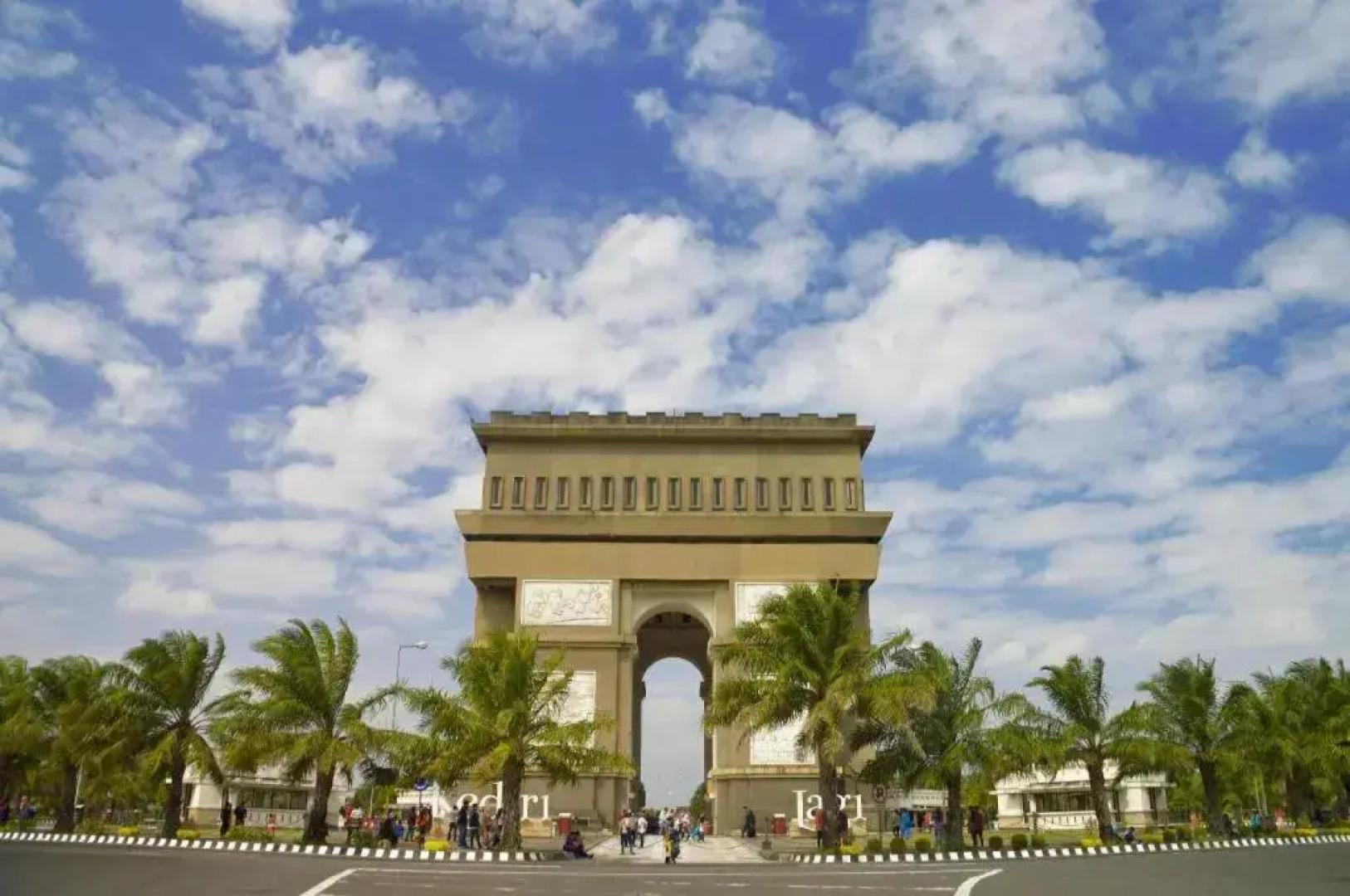 Sumi Hotel Simpang Lima Semarang