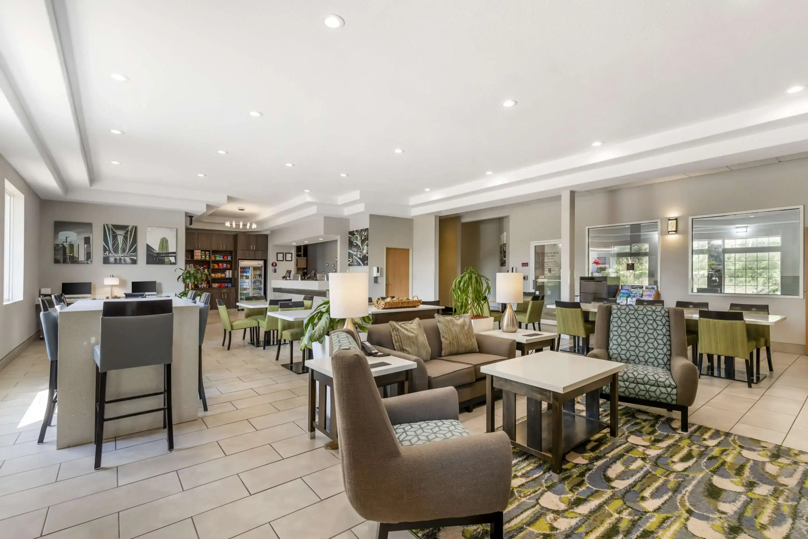 Best Western Plus Des Moines West Inn & Suites
