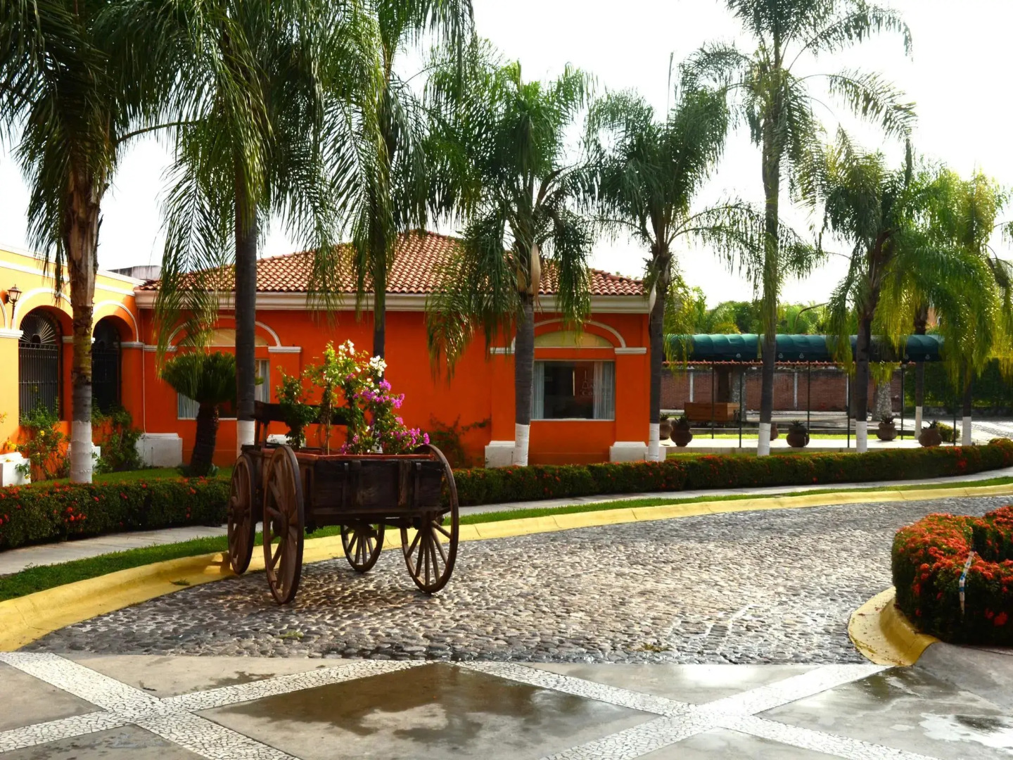 Mision Colima Hotel