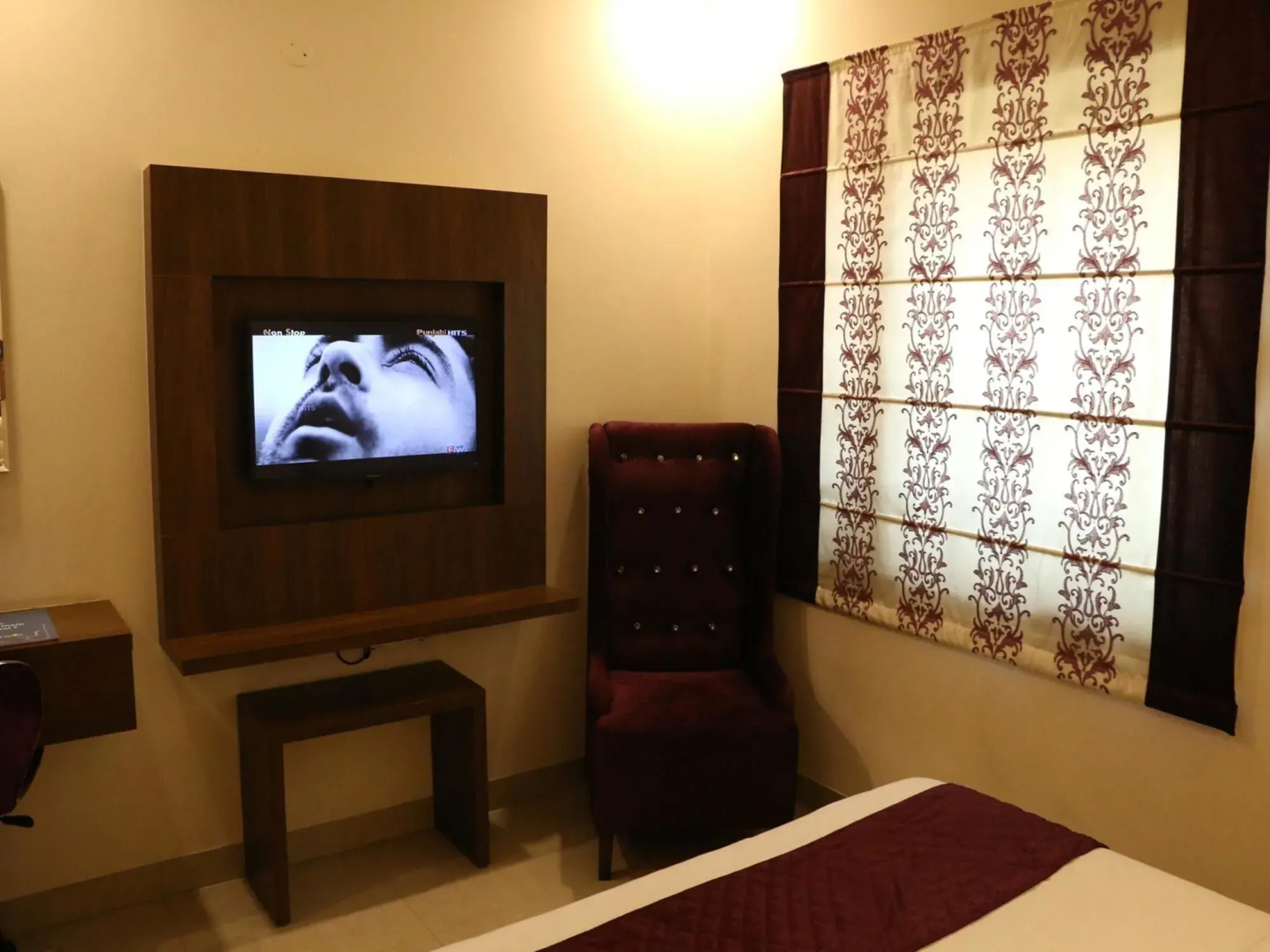 OYO 1896 Hotel RK Grande