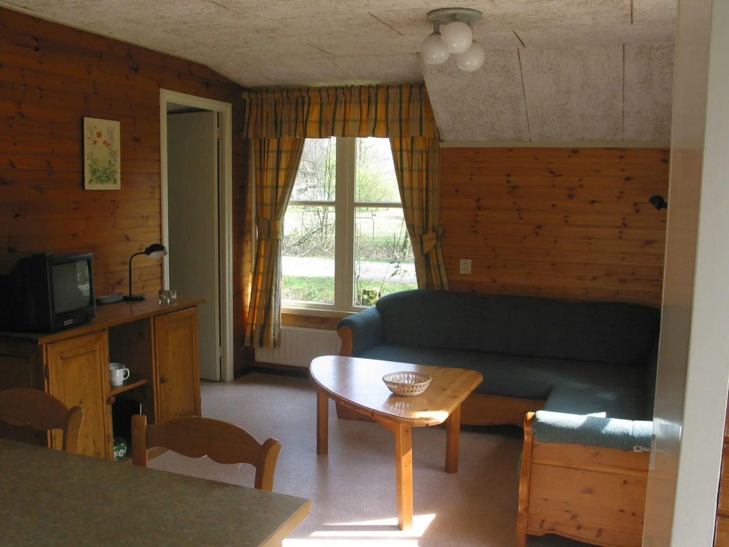 Well furnished bungalow, surrounded by nature