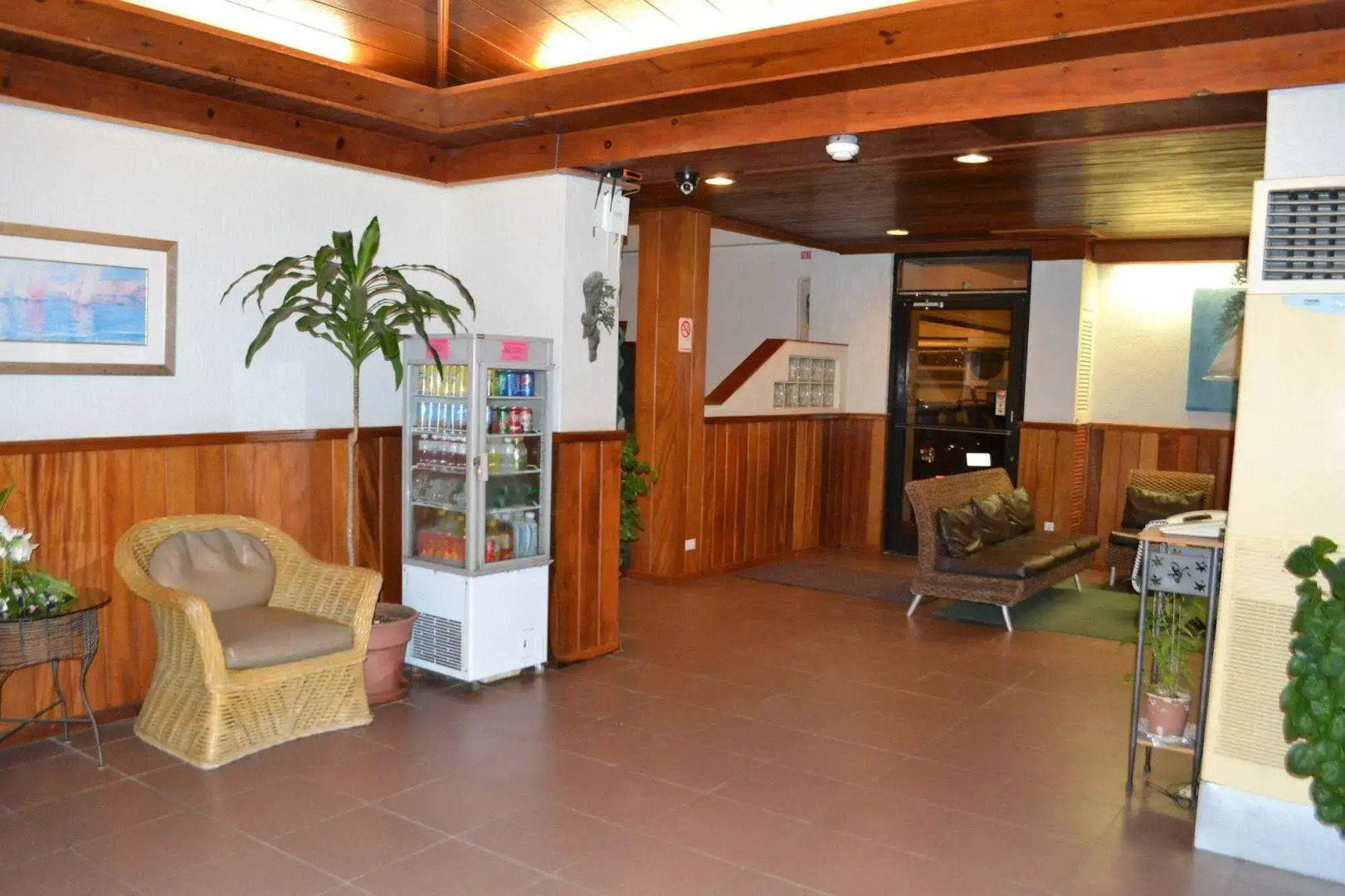 West Plaza Hotel by the Sea