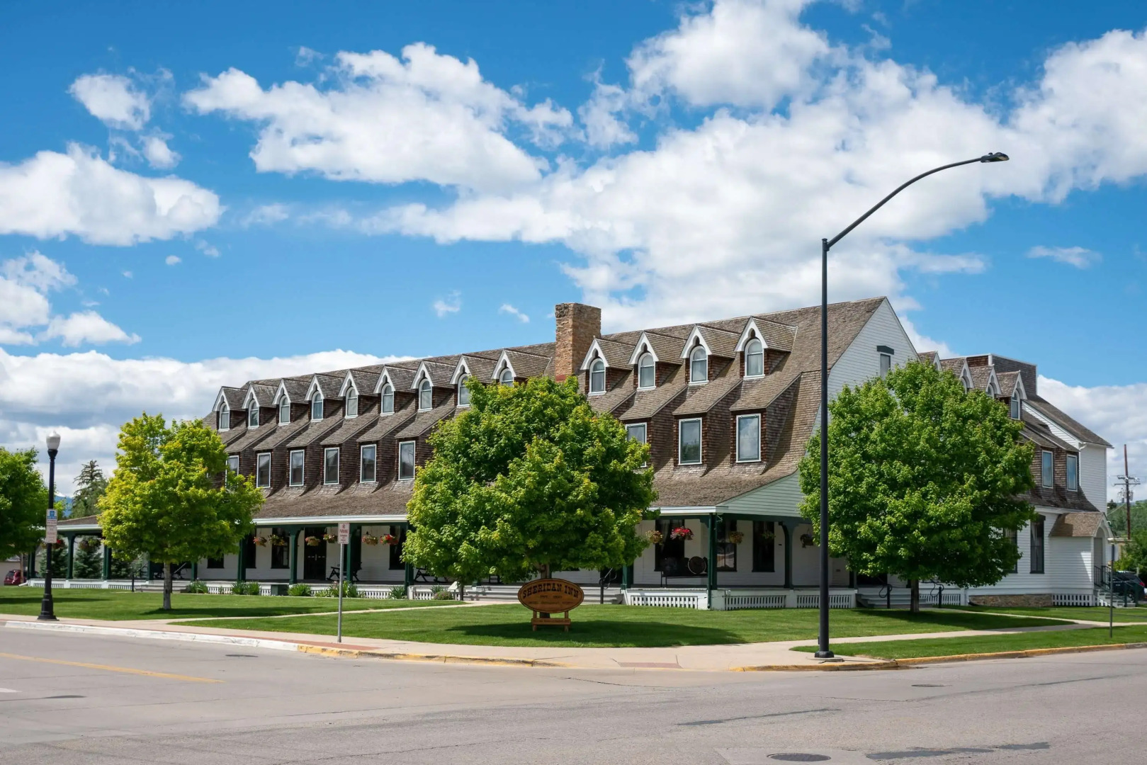 Sheridan Inn, B/W Signature Collection