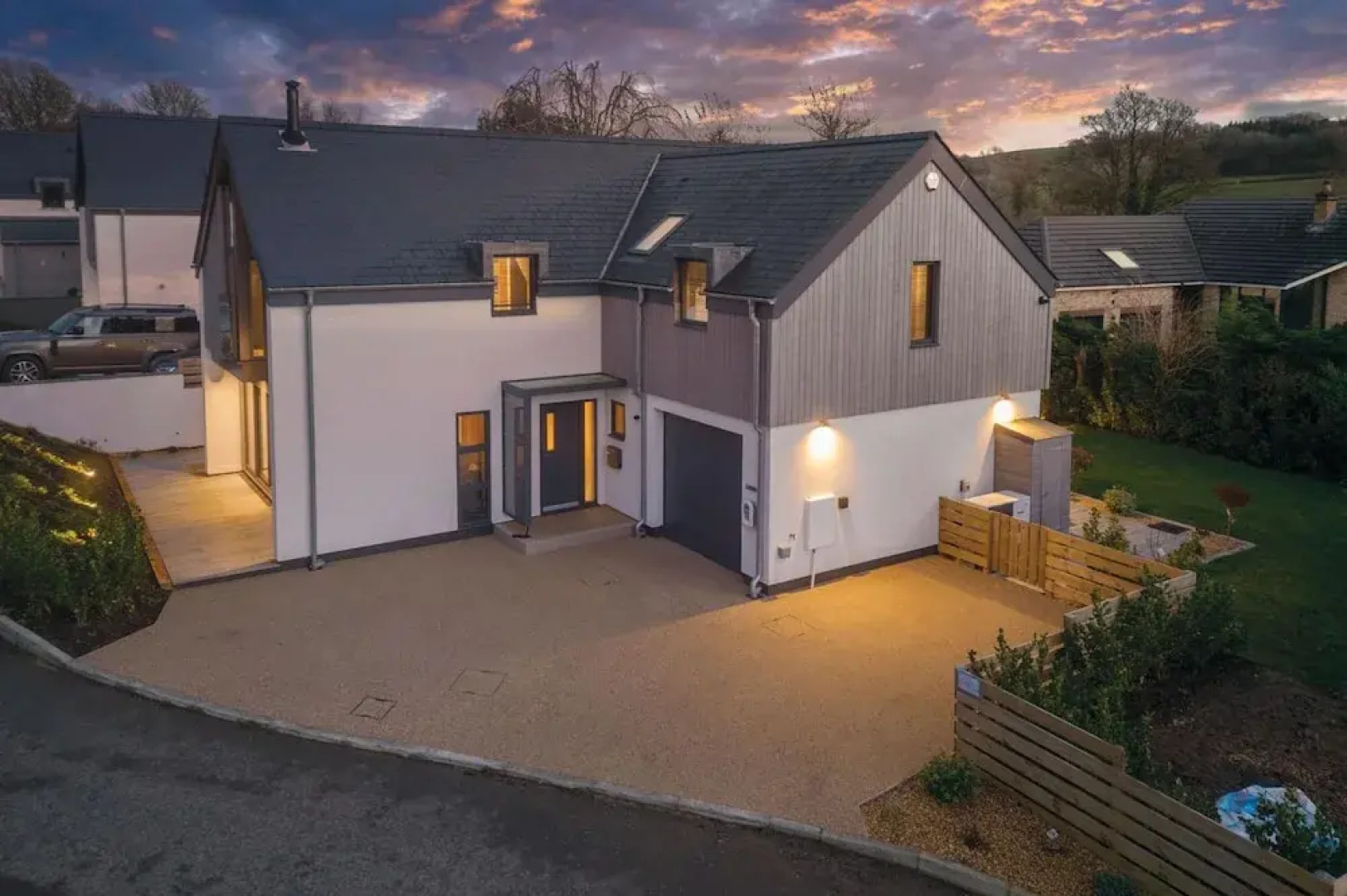 Ty Cyfoes - Luxurious 4 Bedroom - St. Florence