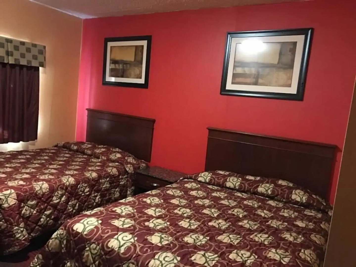 Travelodge by Wyndham Avenel Woodbridge