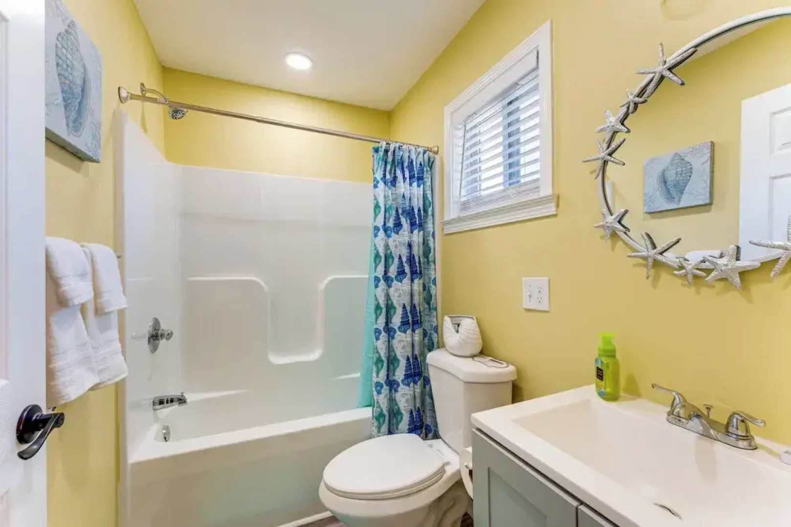 Walk Downtown: Charming Rome Abode w/ Yard!