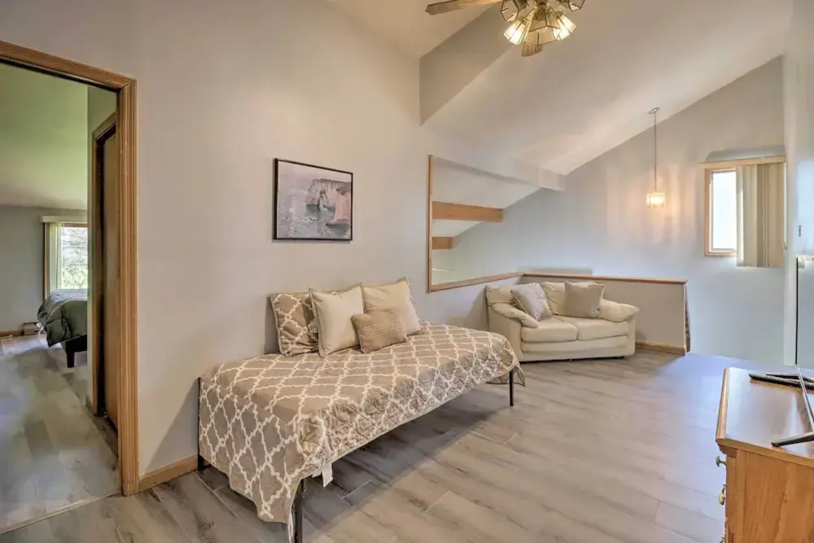 Poconos Retreat w/ Pool & Deck, Near Lake Harmony!