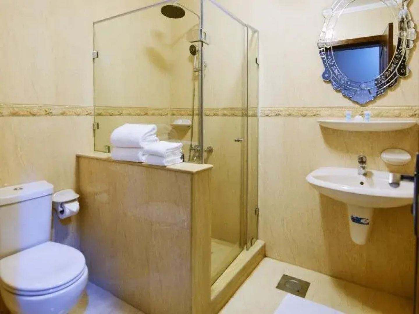 Relax Inn Hotel Apartment Fahaheel