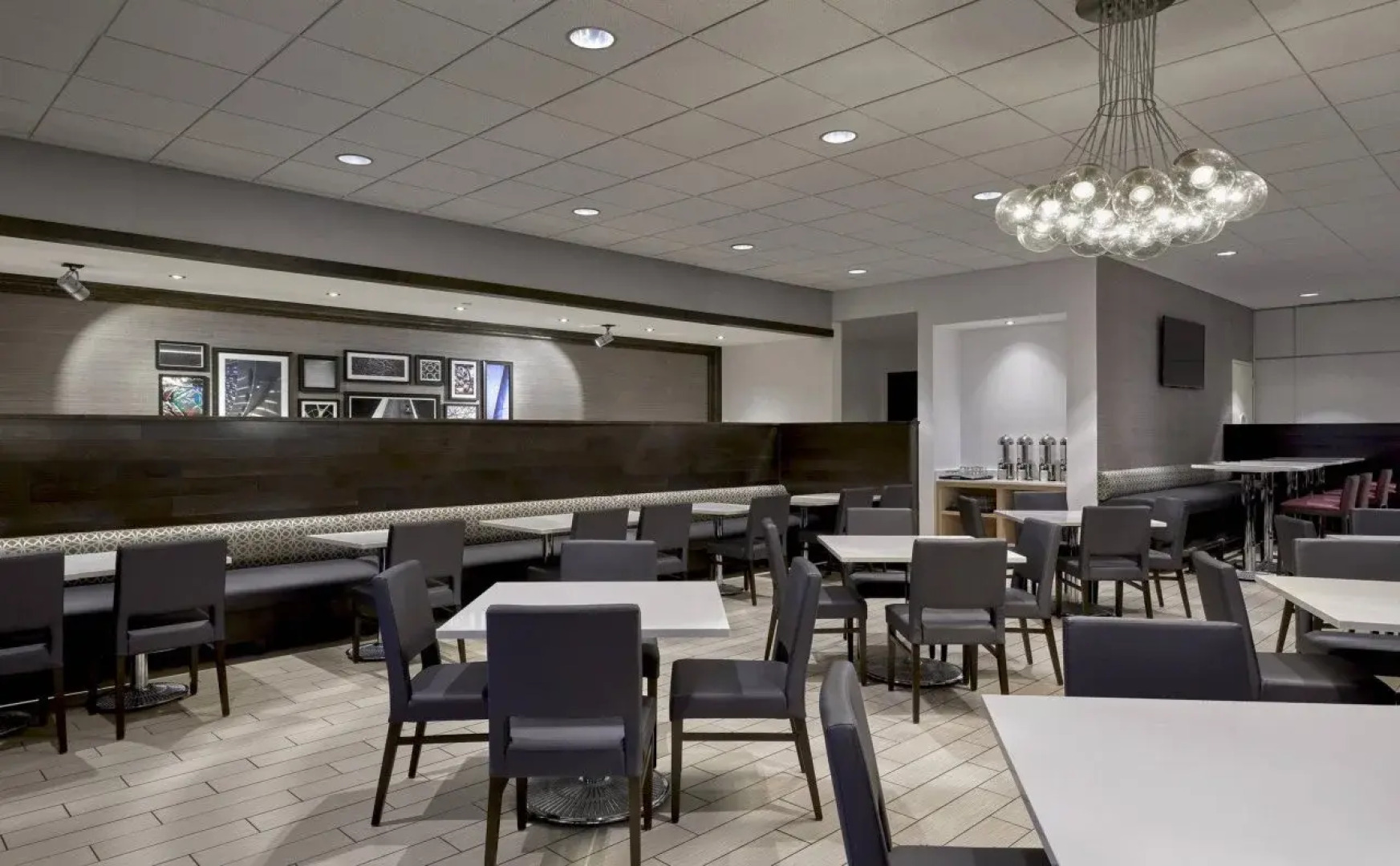 Sheraton Milwaukee Brookfield Hotel