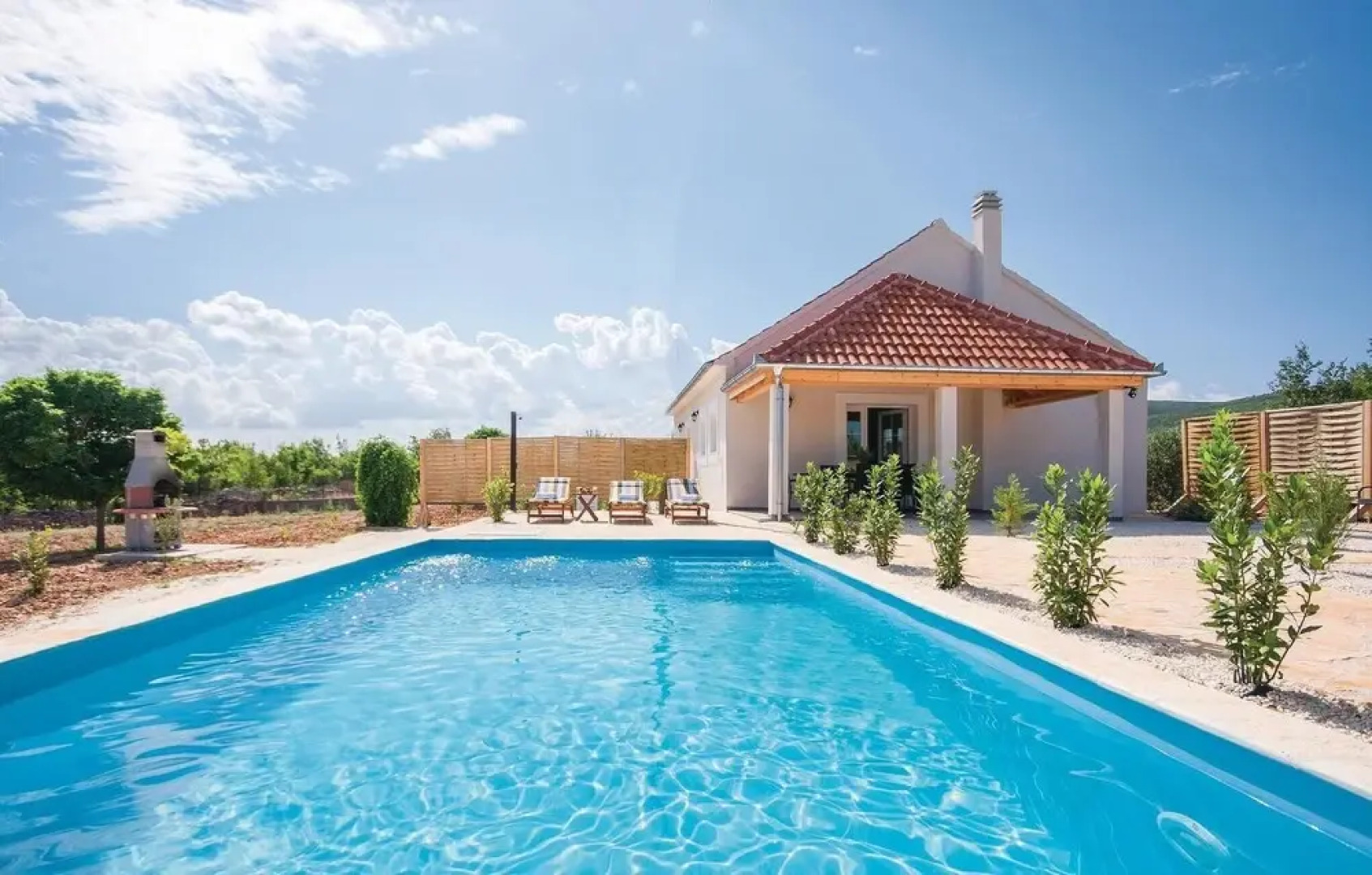 Stunning Home in Radonic With Wifi and 2 Bedrooms