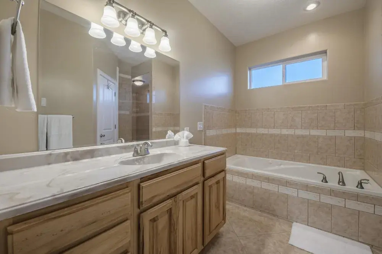 Family Fun Property Between Bear Lake Marina and Raspberry Square, Multiple Game Rooms, Sleeps 32, All New Furniture