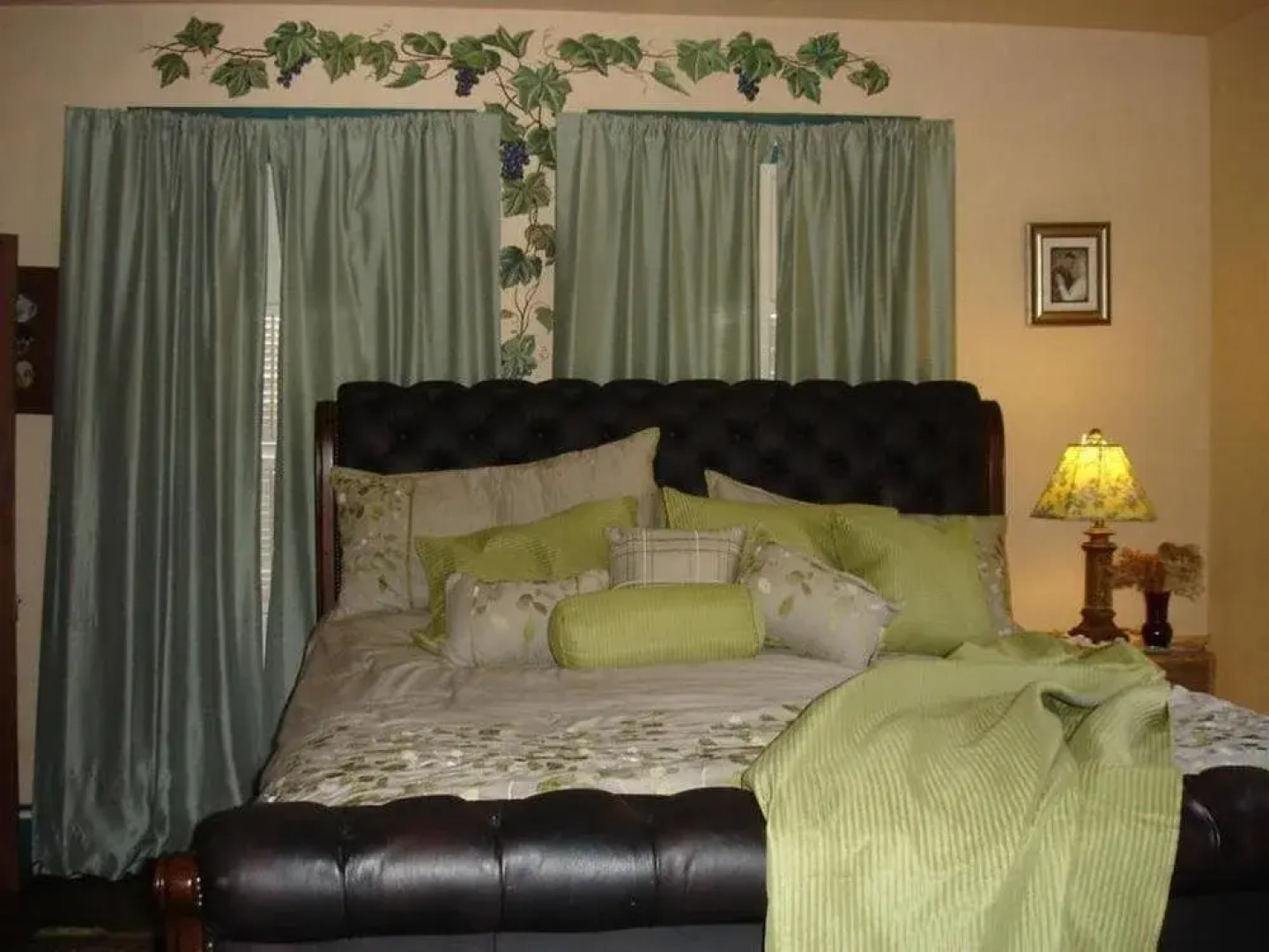 Montgomery Mansion Bed and Breakfast