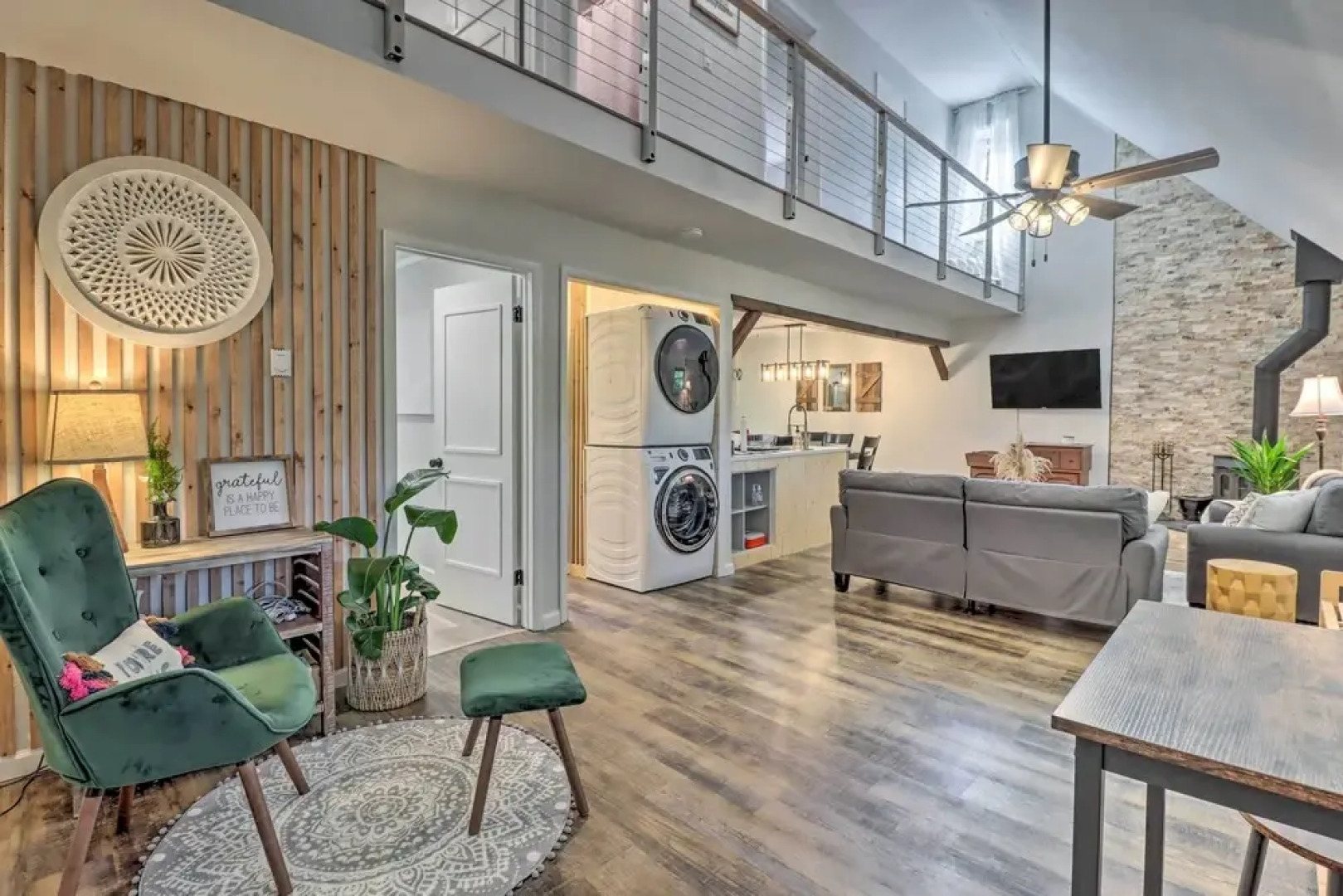 Charming Emerald Lakes Cottage w/ Hot Tub!