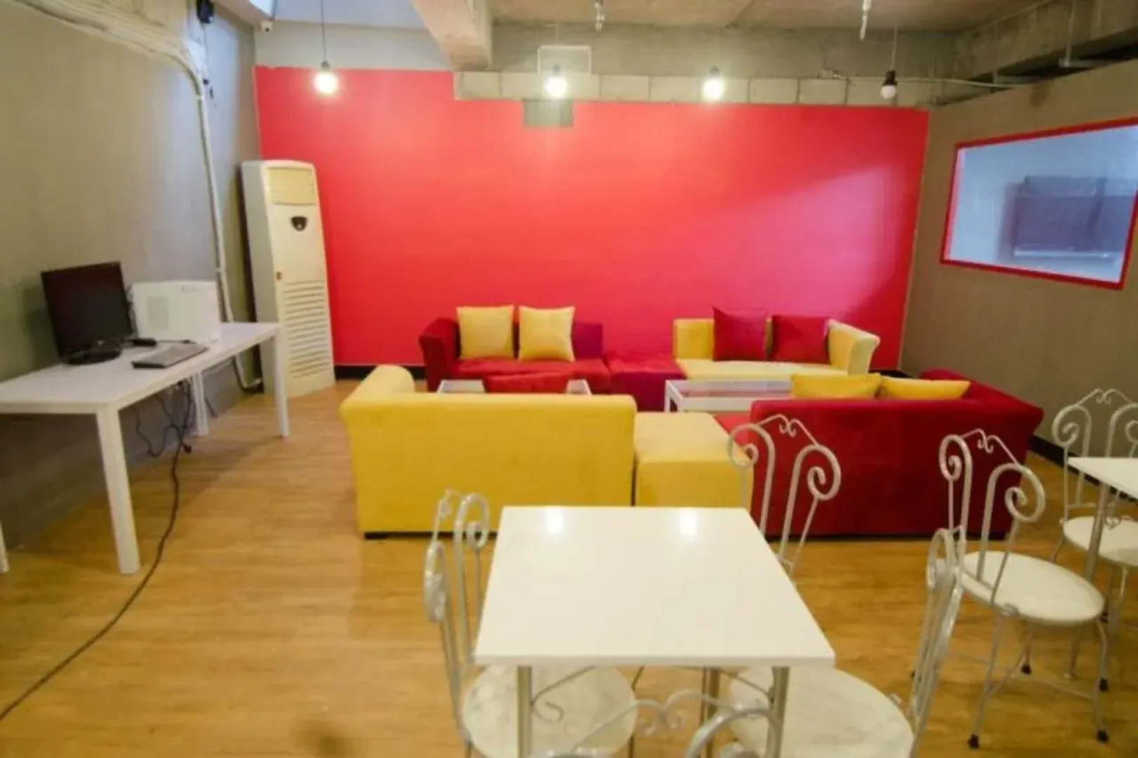 Kimchee Sinchon Guesthouse - Hostel
