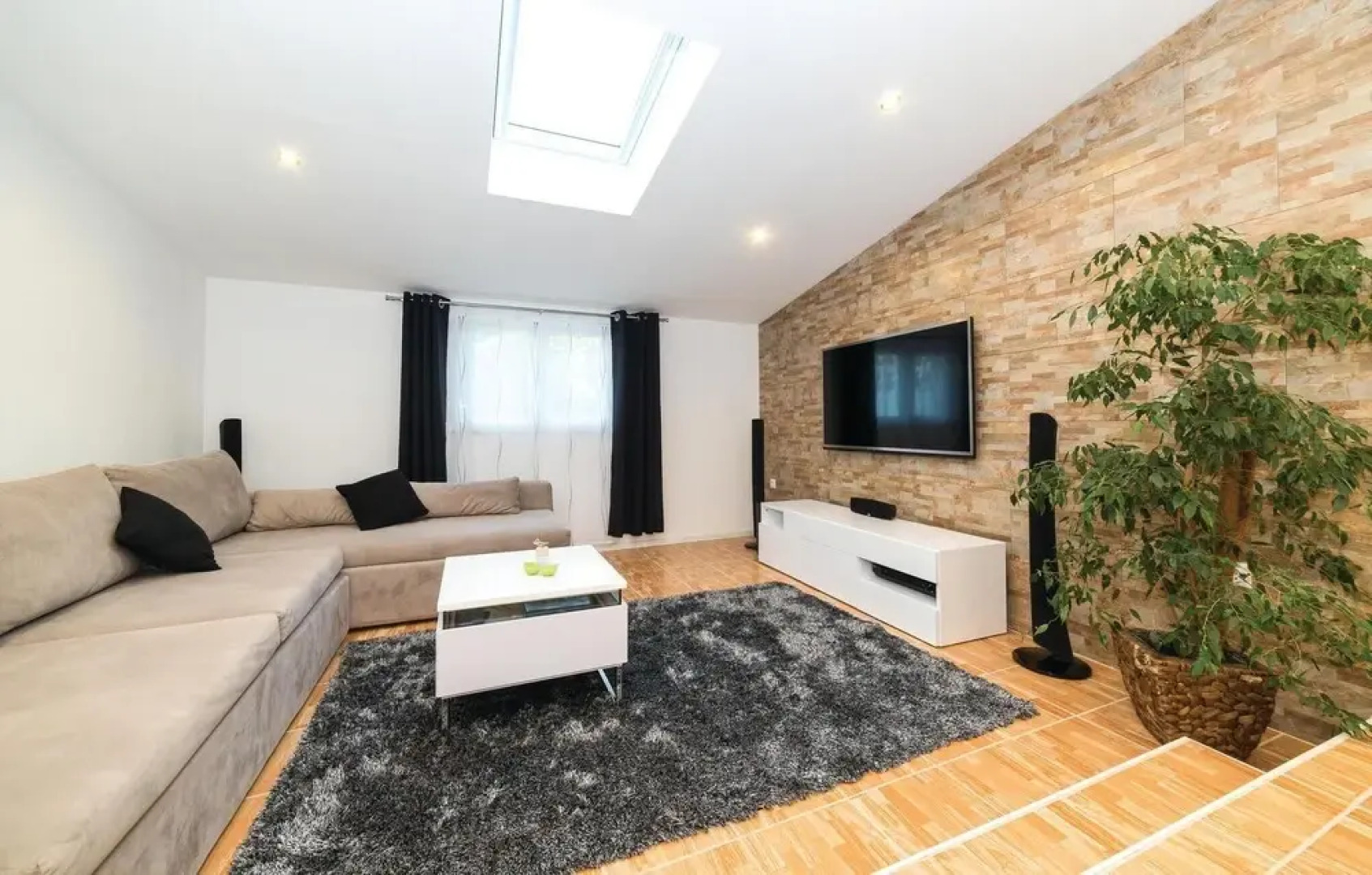 Nice Home in Kastel Gomilica With Sauna, Wifi and 2 Bedrooms