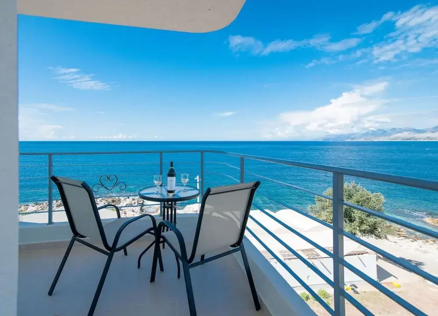 Open Sea Luxury Apartments