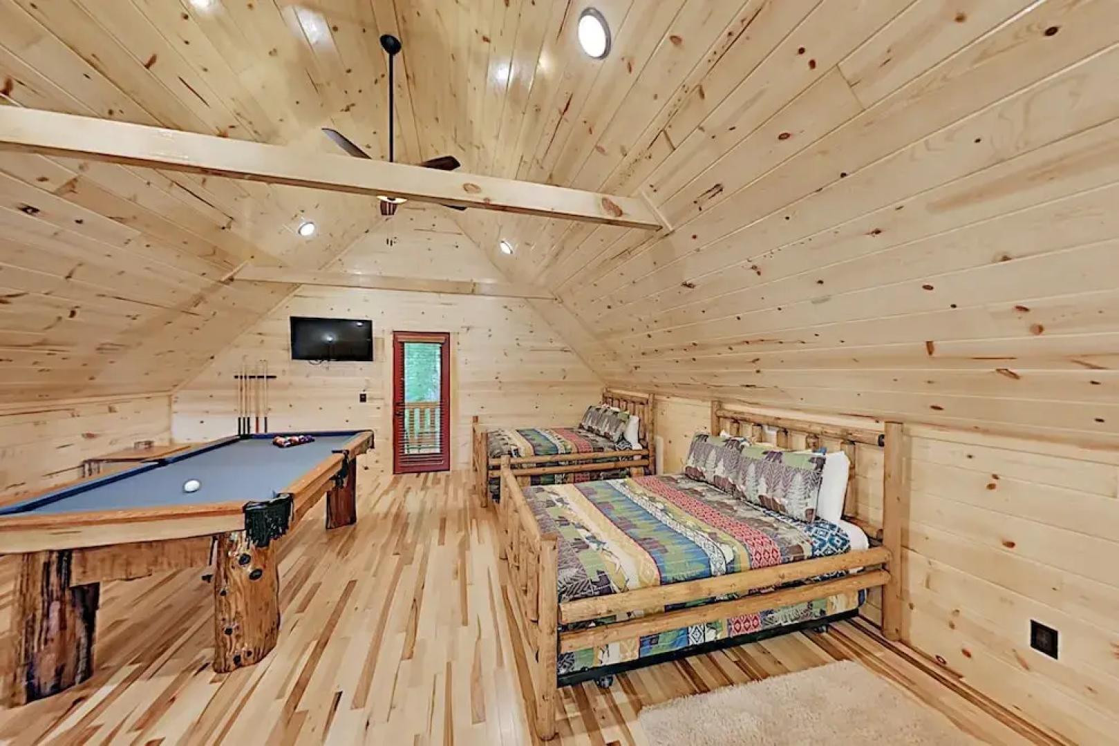 222flwkd 2 Bedroom Cabin