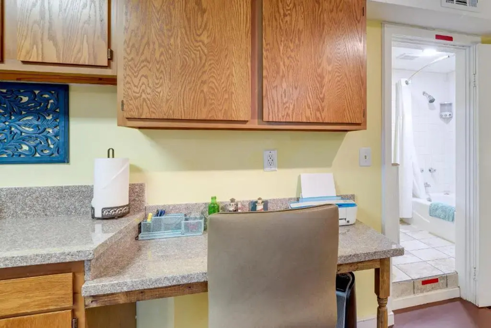 Santa Barbara Cozy Studio with Private Patio