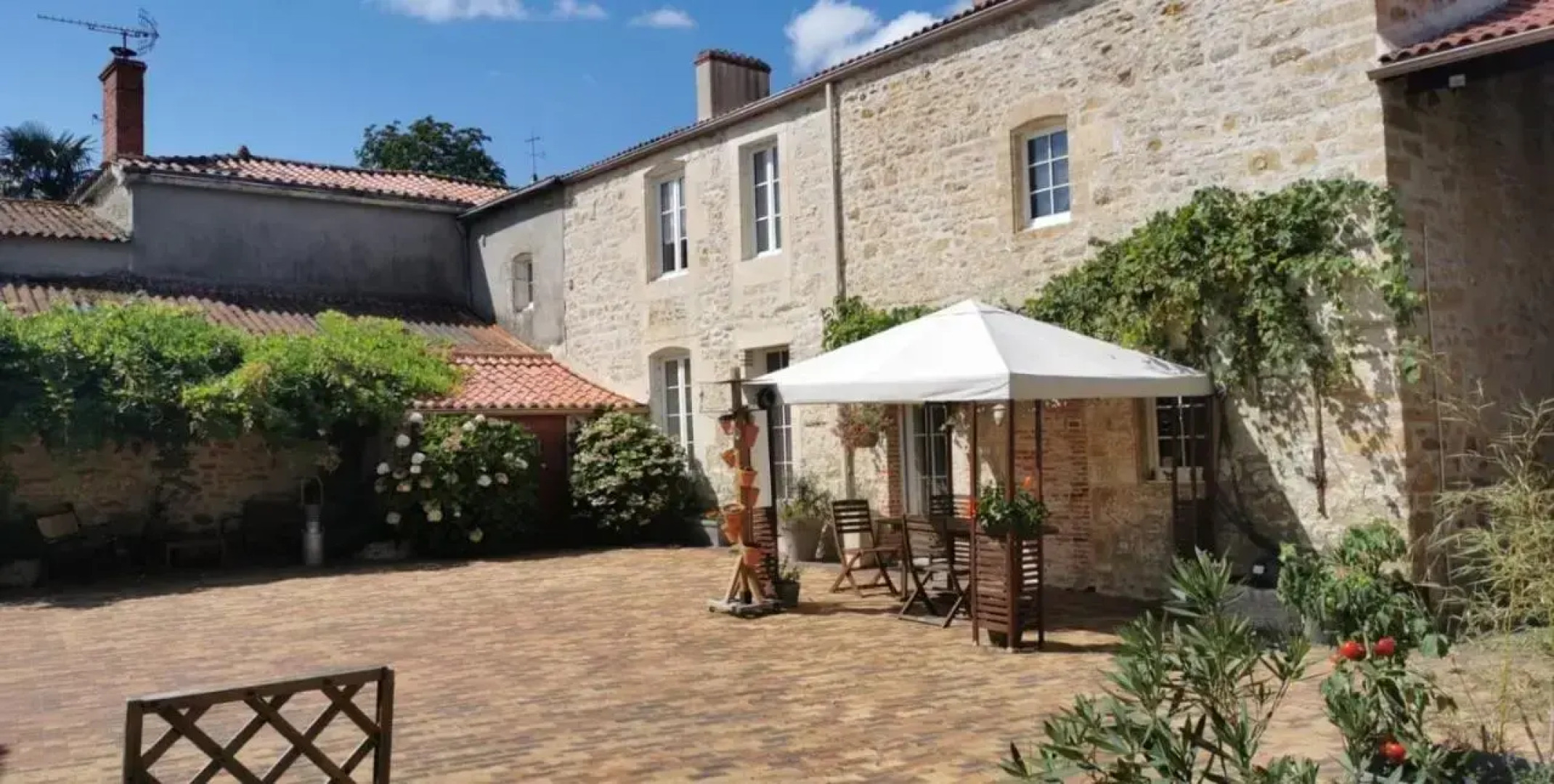 Au Relais Des Songes