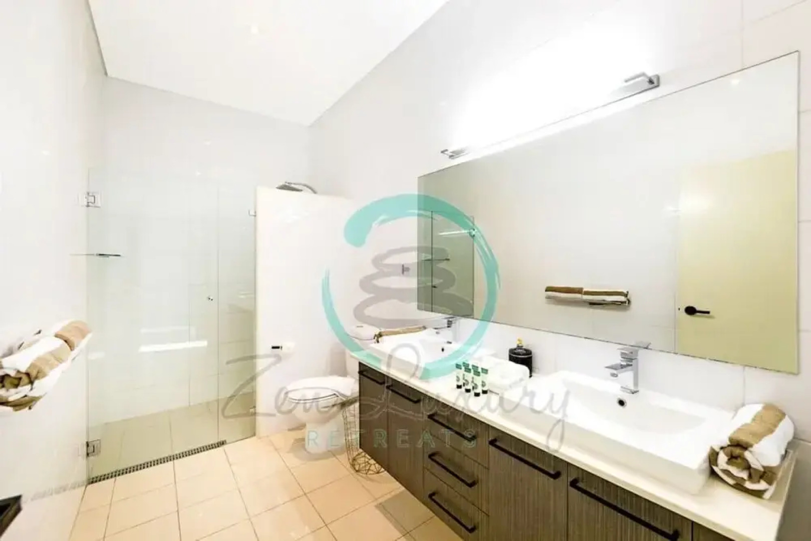 ZEN ARCTIC LUXURY 2-STORY House & Pool