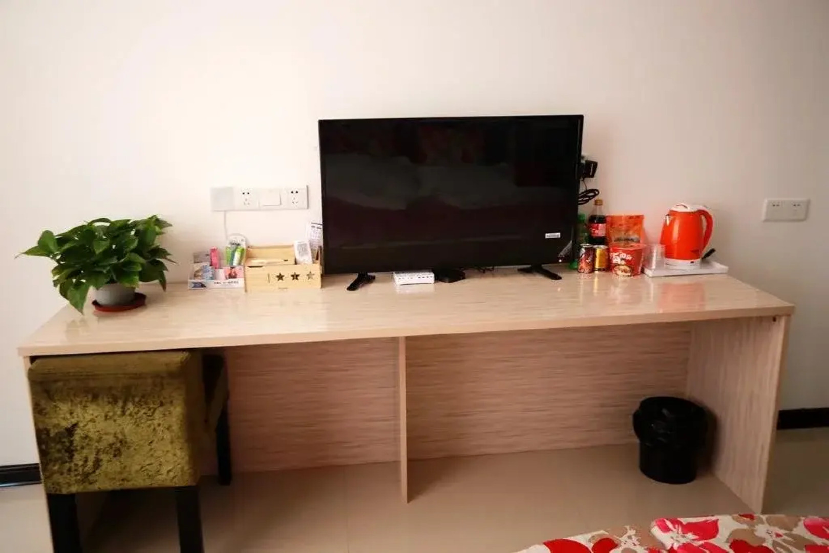 Jiayuguan City Hard Rock Hotel art theme