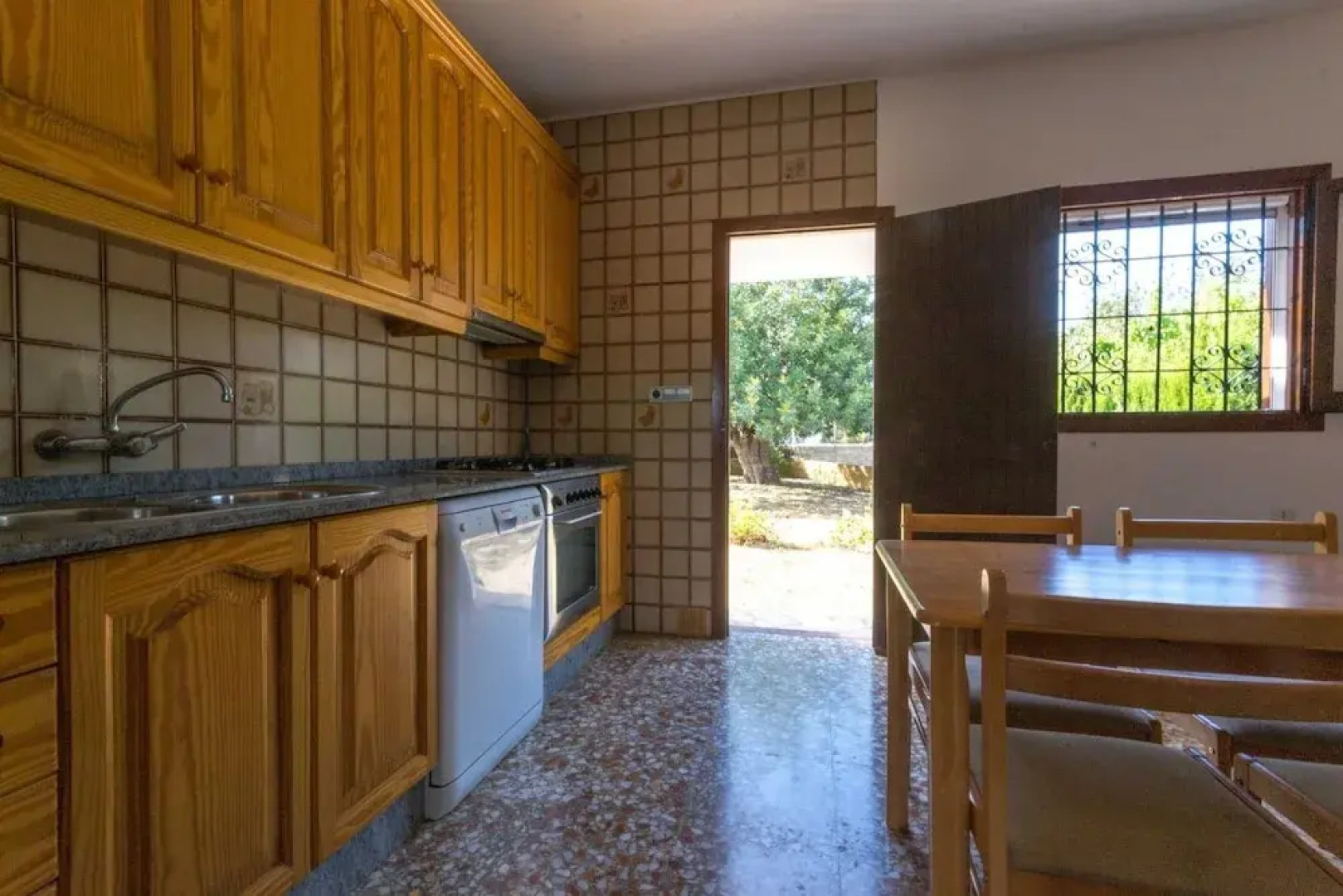 Cana Lali - House with Bungalow