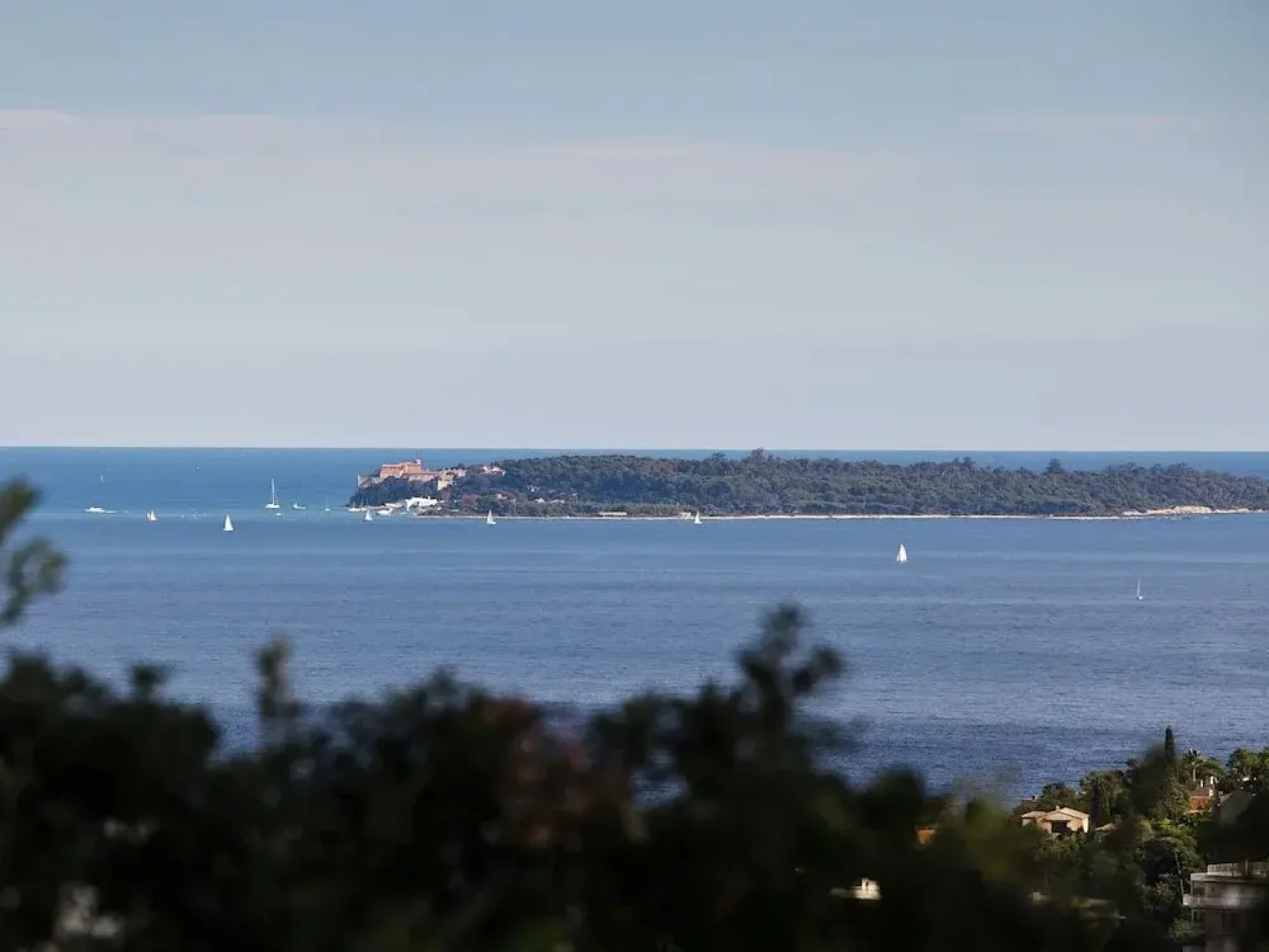 Hilltop Villa in Mandelieu-la-napoule With Sauna & Pool