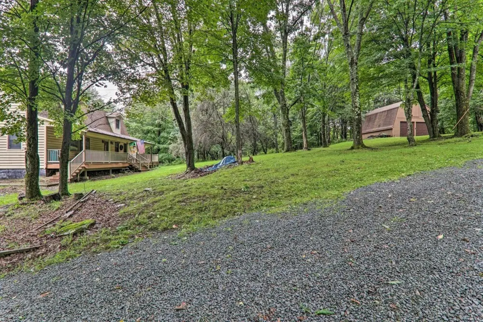 2 Mi to Elk Mountain: Poconos Escape on 11 Acres!