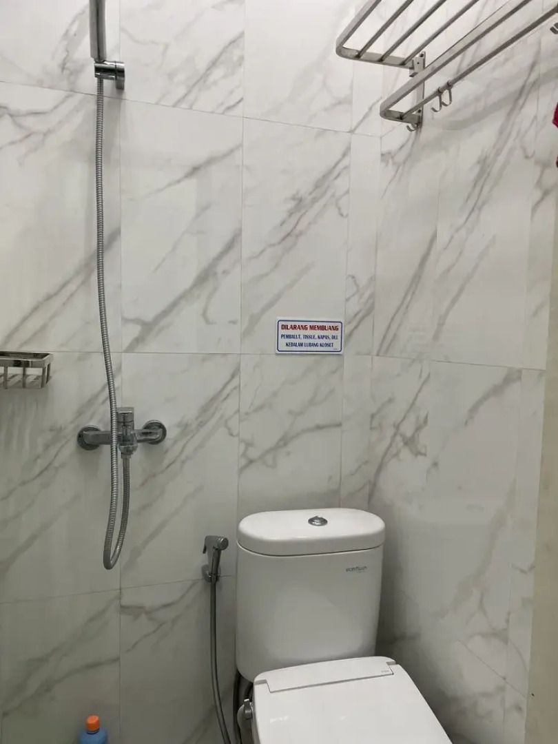 OYO 93412 Kost Irma Syariah Near UPTD SMP Negeri 8 Parepare