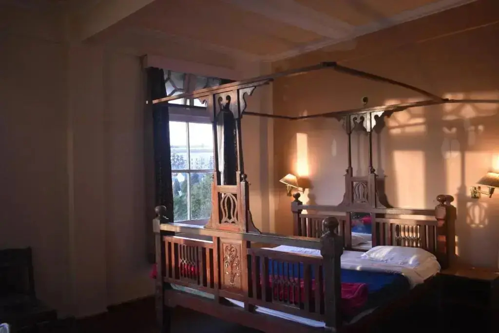 Pineridge Hotel