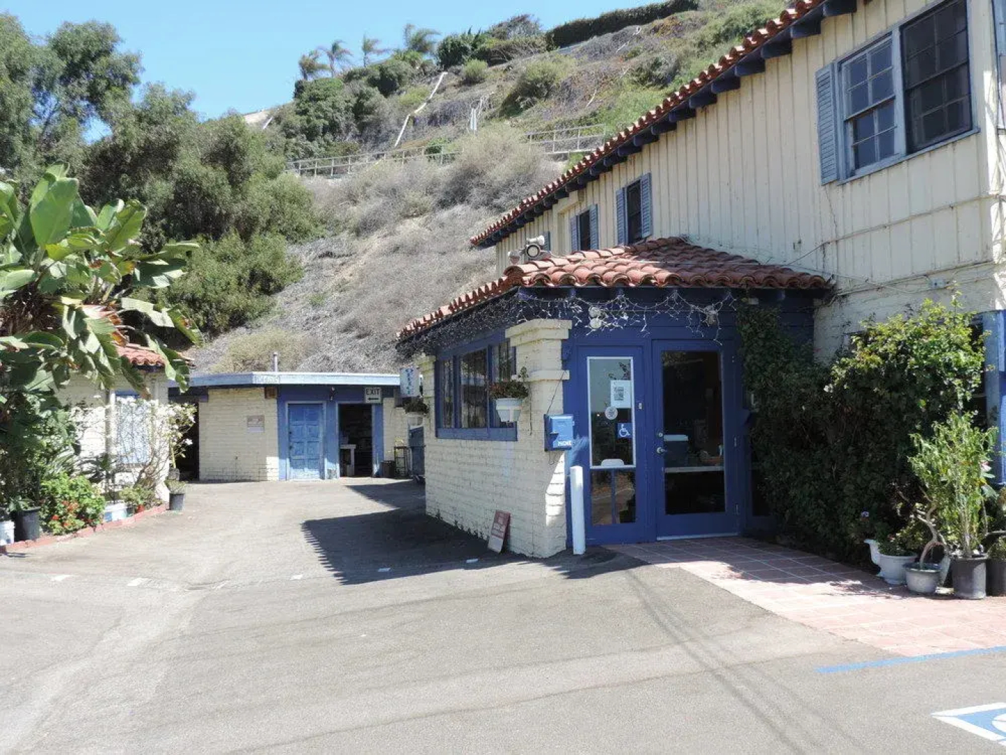 El Caminante Bar & Bungalows