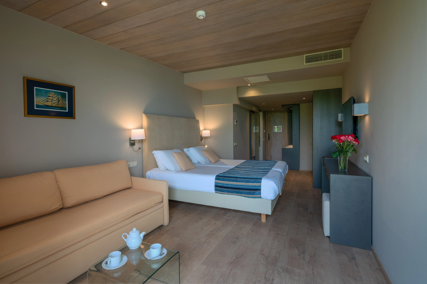 Kyma Suites Beach Hotel