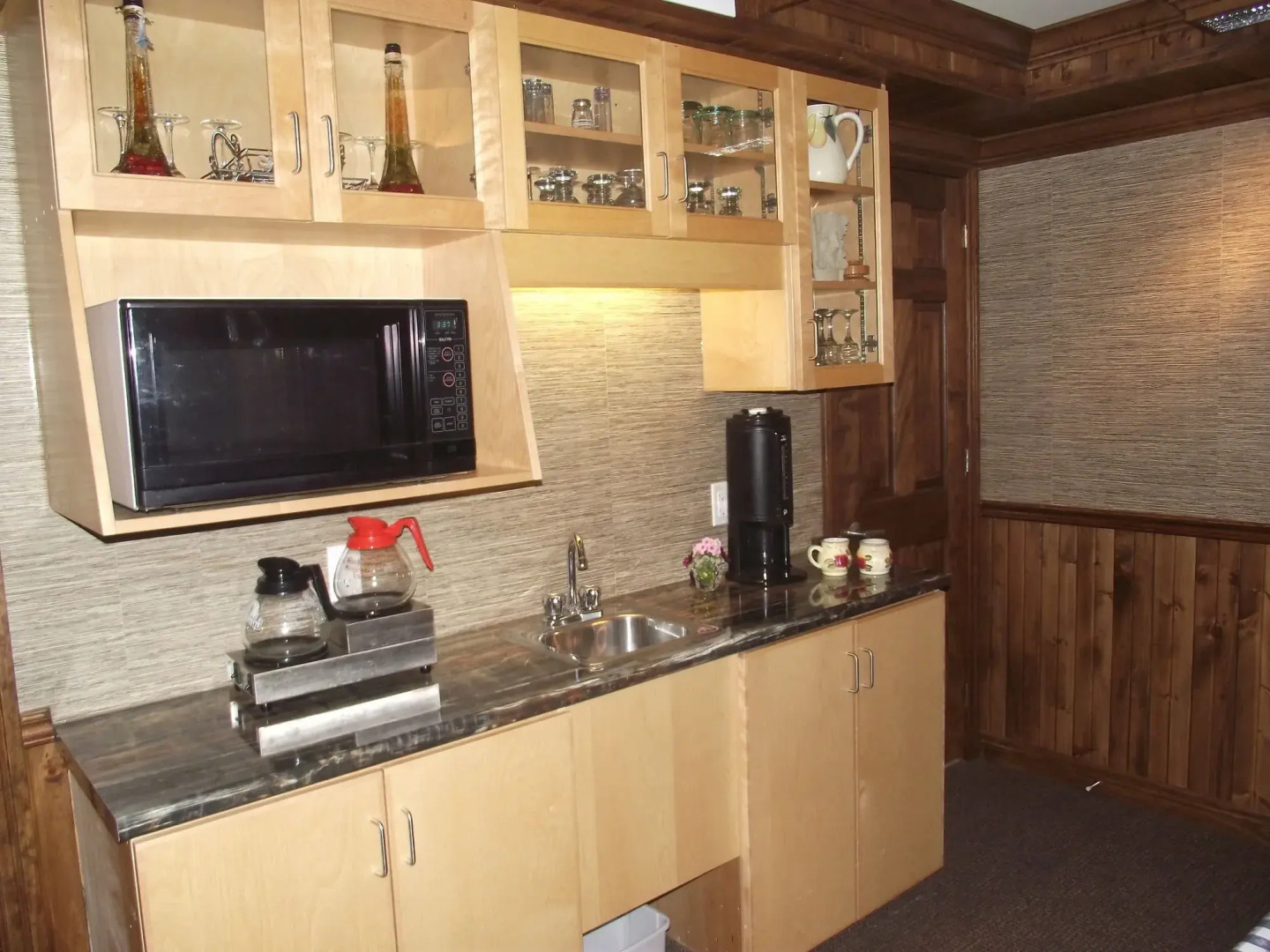 Forest Motel & Woodland Retreat