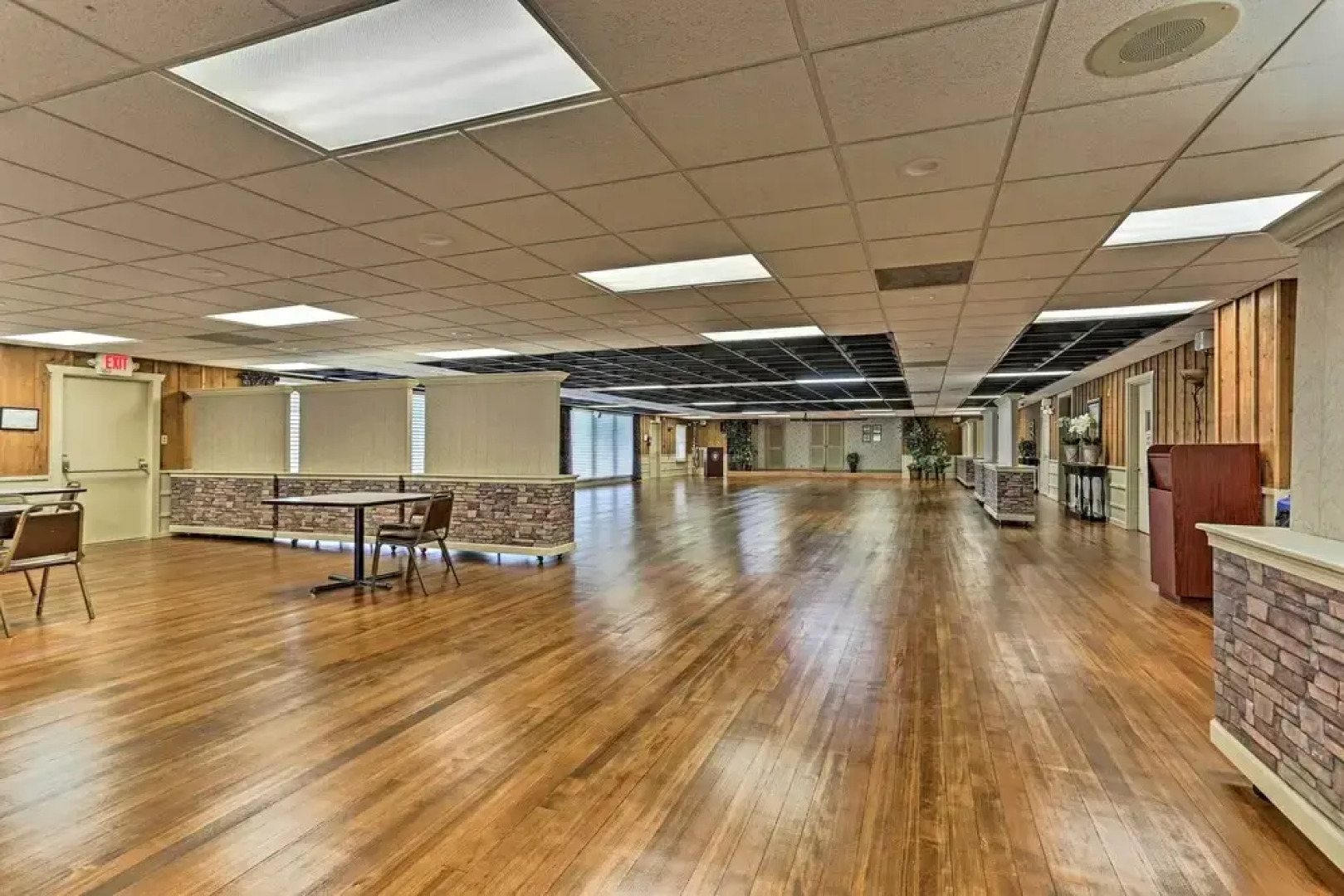 < 2 Mi to Dresser Lake: Home w/ Pool Access!