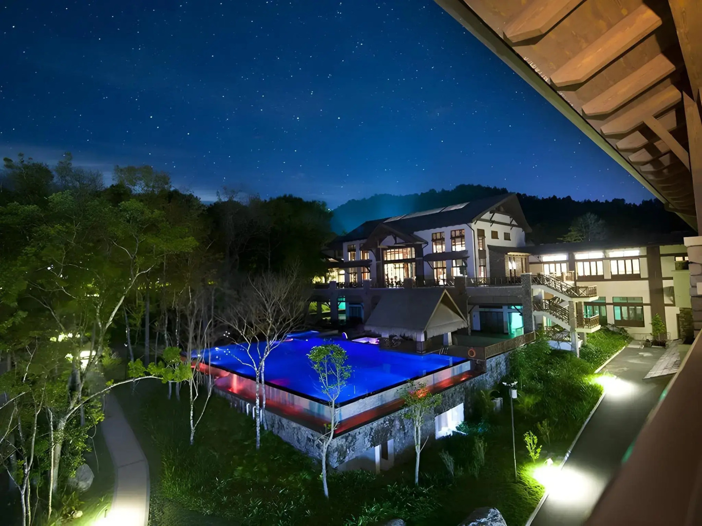 Wuzhishan Yatai Rainforest Resort Hotel