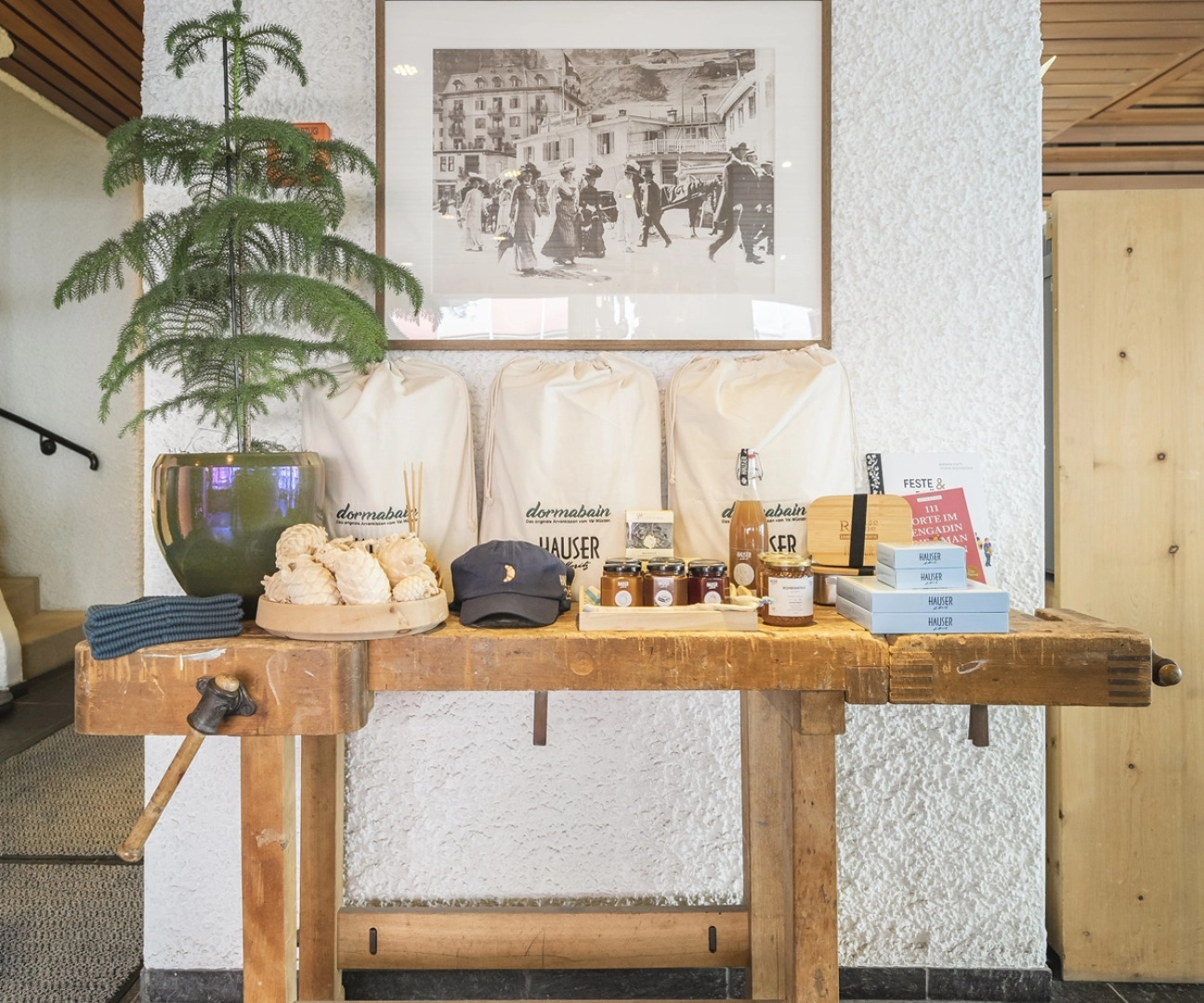 Отель Hauser Swiss Quality