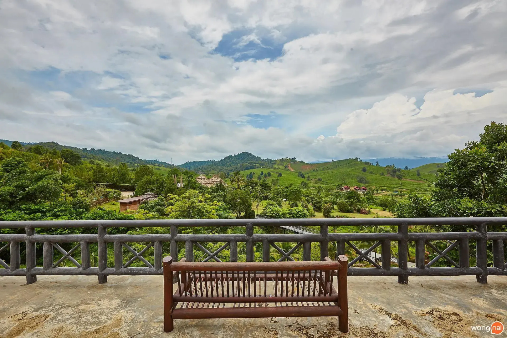 Dern Din Du Dao Resort