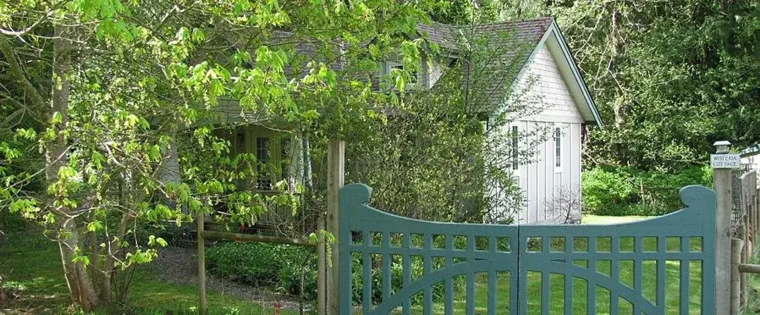 Wisteria Honeymoon Cottage - Suite of Angels