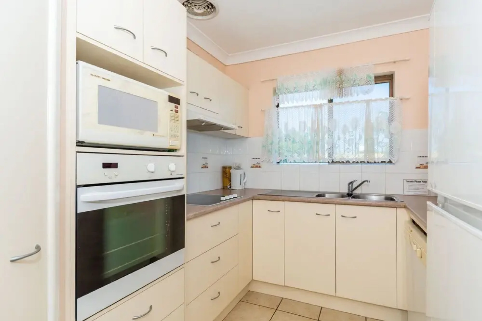 Water Views - Top Floor -Clearview Apartments South Esp, Bongaree