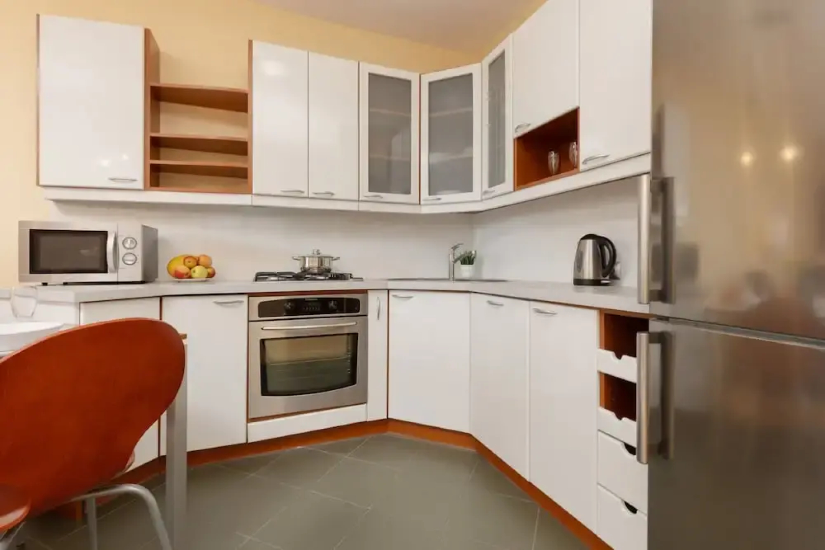 Spacious Apartment Pruszkow by Renters
