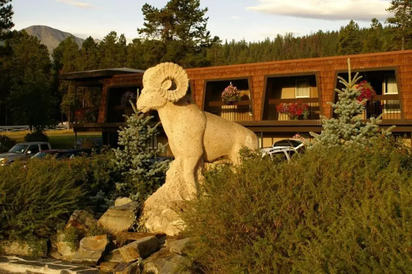 Tonquin Inn