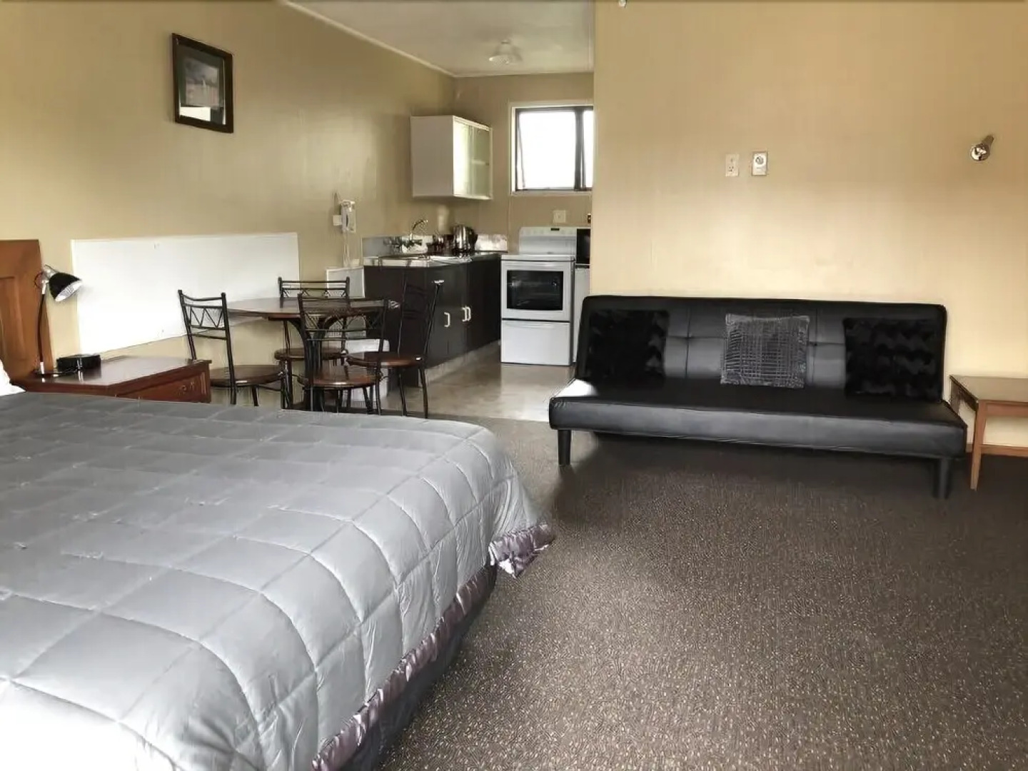 The Highwayman Motel