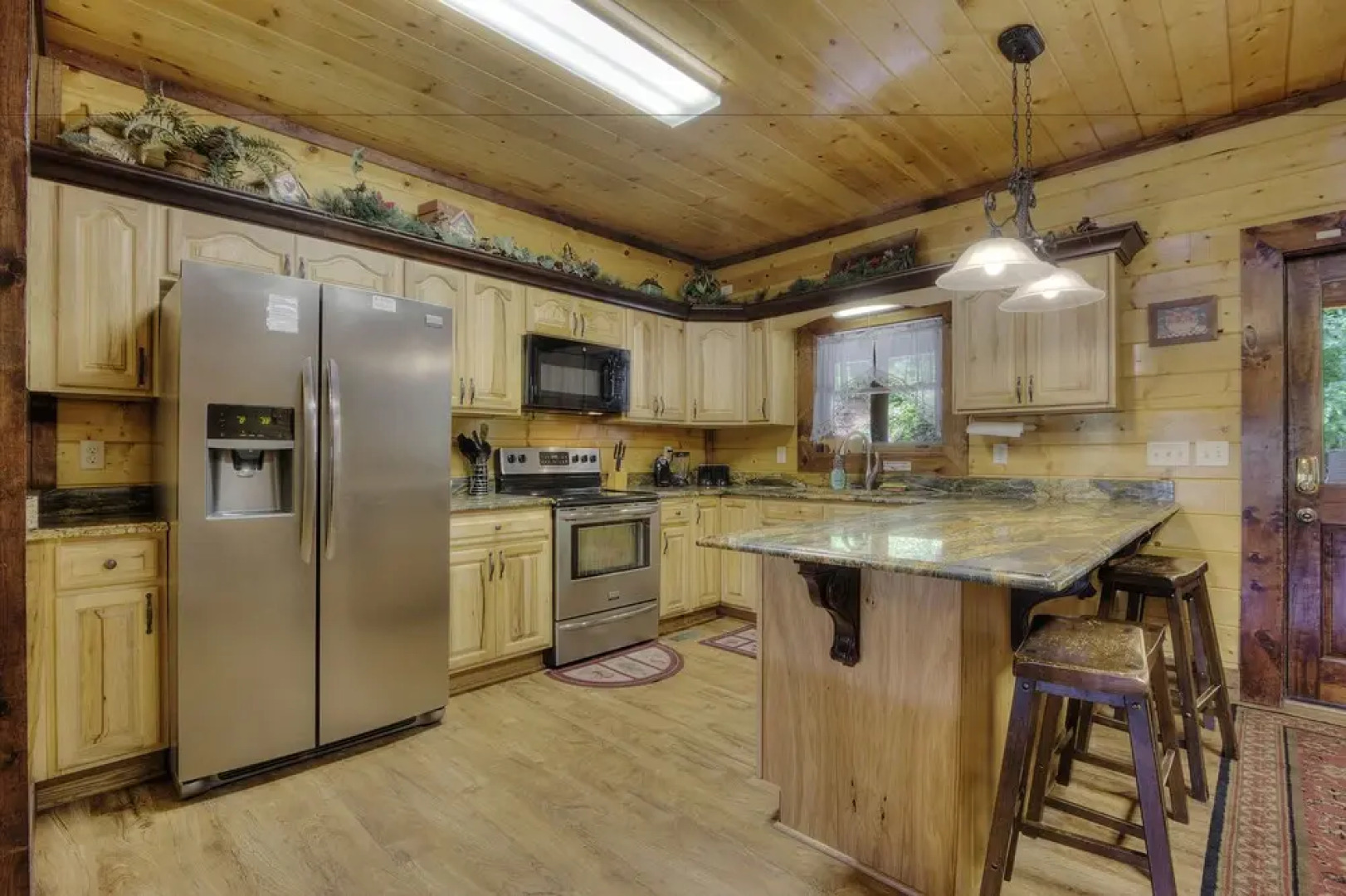 Mystical Creek Pool Lodge #600