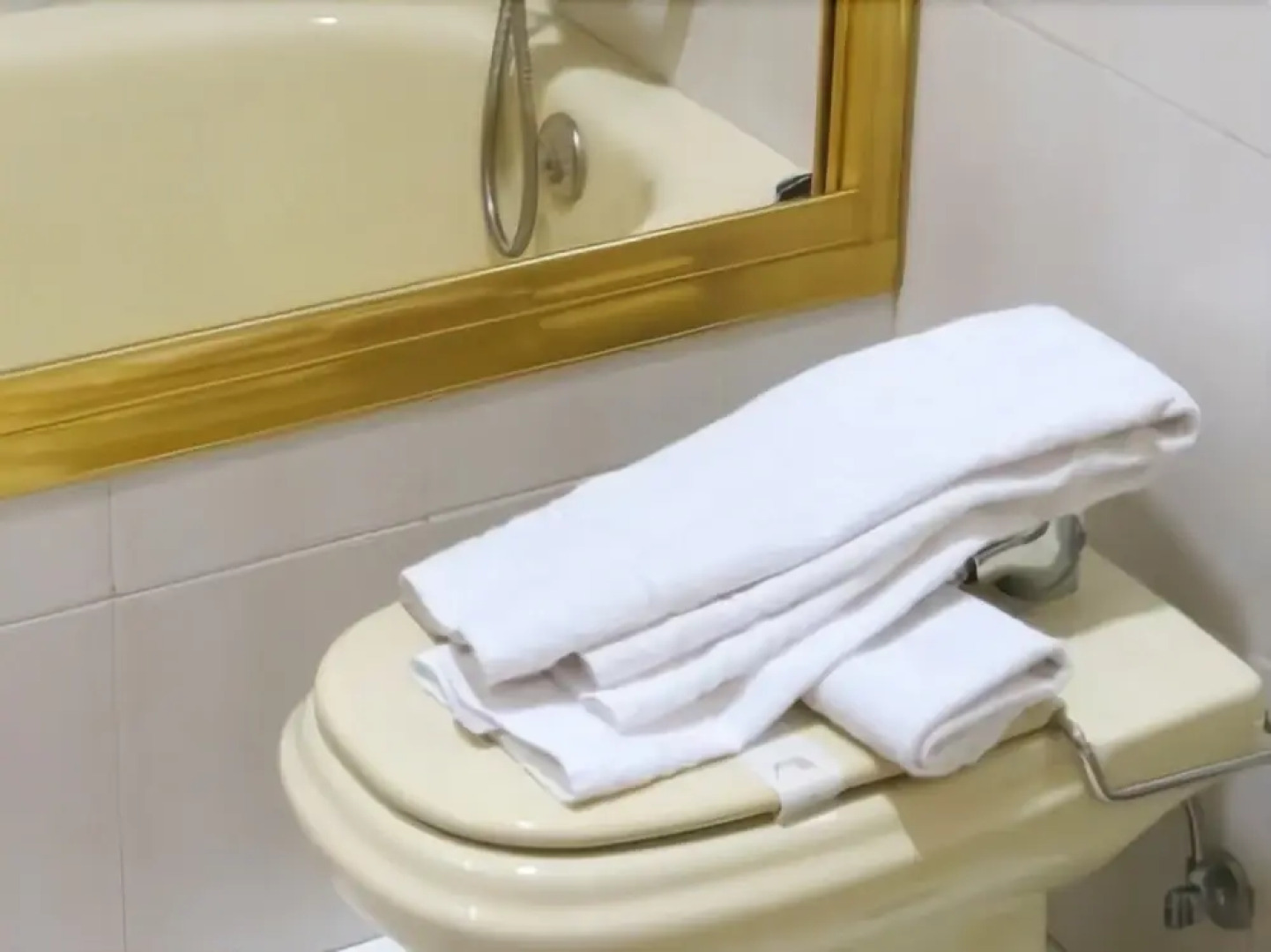 Avila Flats Soterraña "Plaza del Rastro"