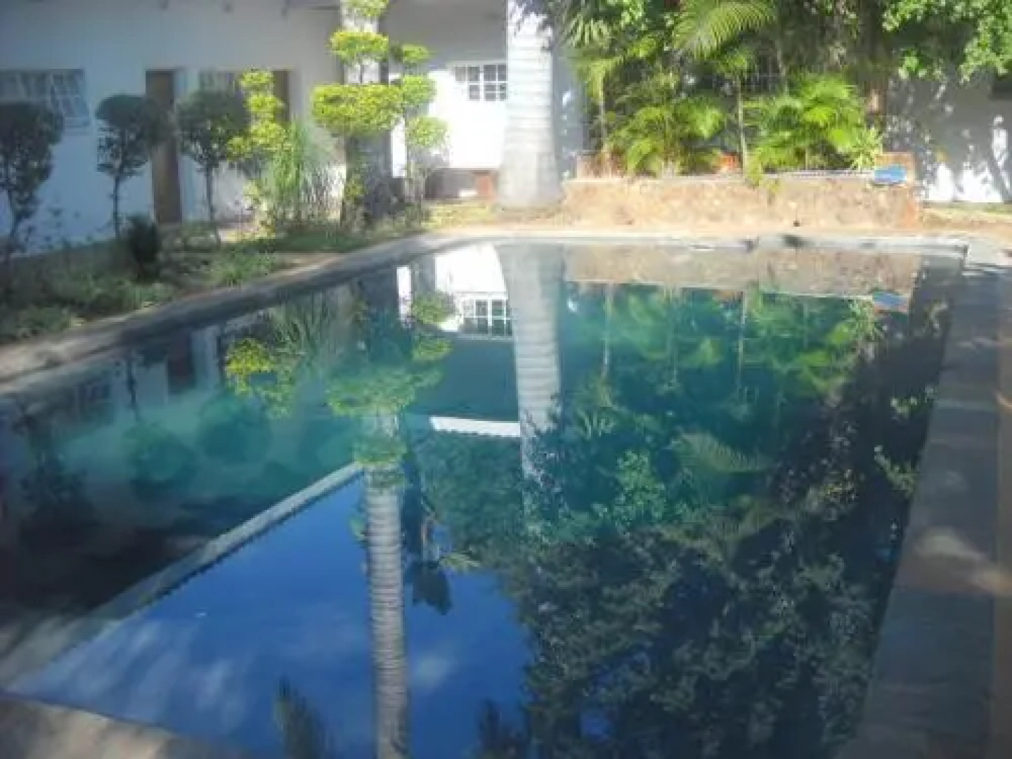 The Beverly Hills Guest Lodge