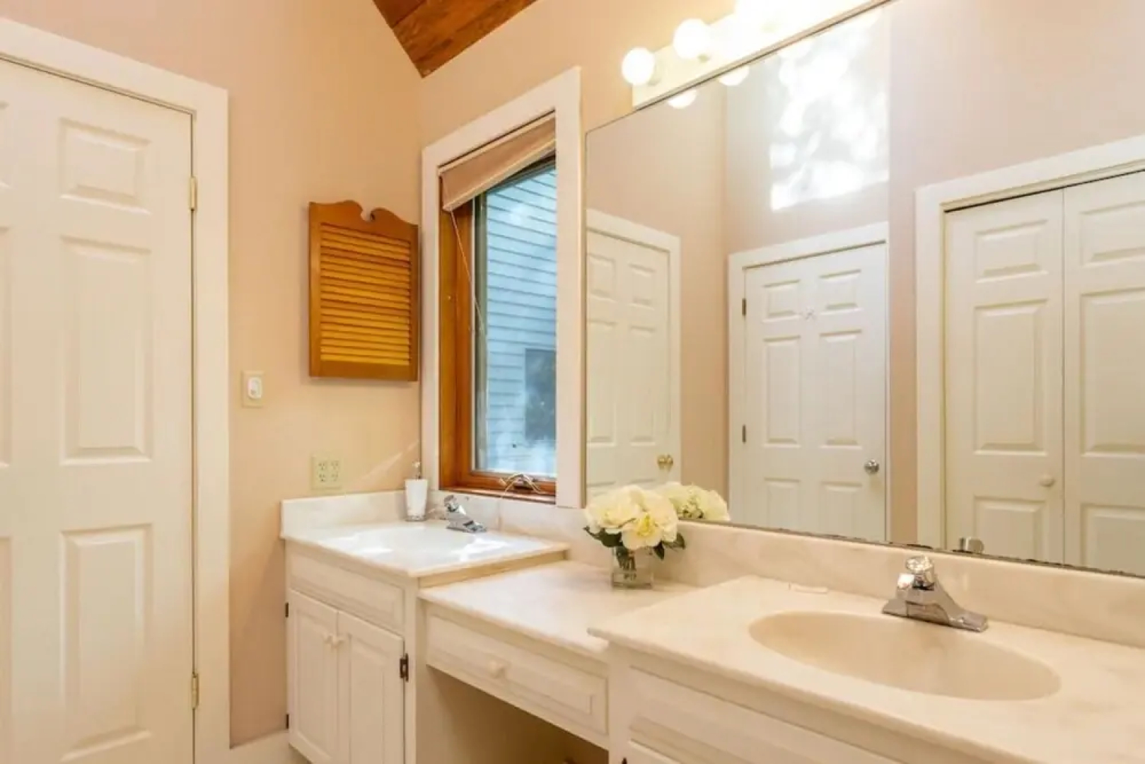 Luxury Wintergreen Near Golf Course Pool Access