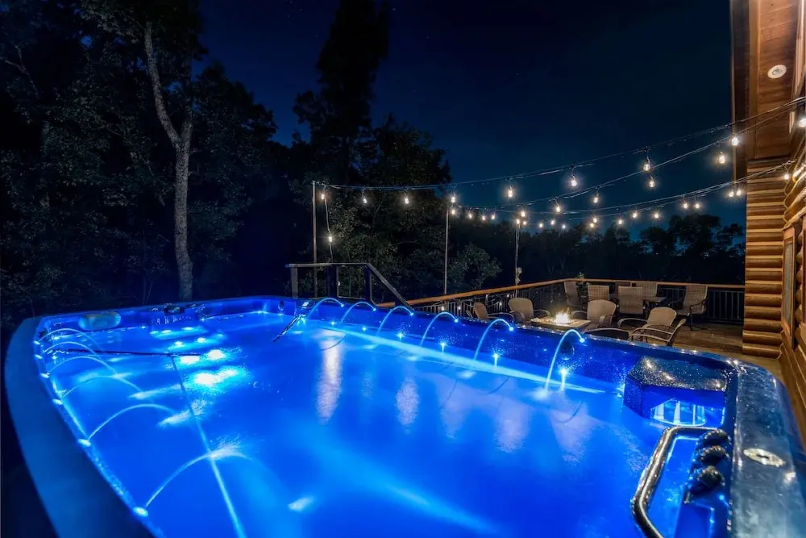 Tanglewood Mountain Lodge 8 Bedroom Residence by RedAwning