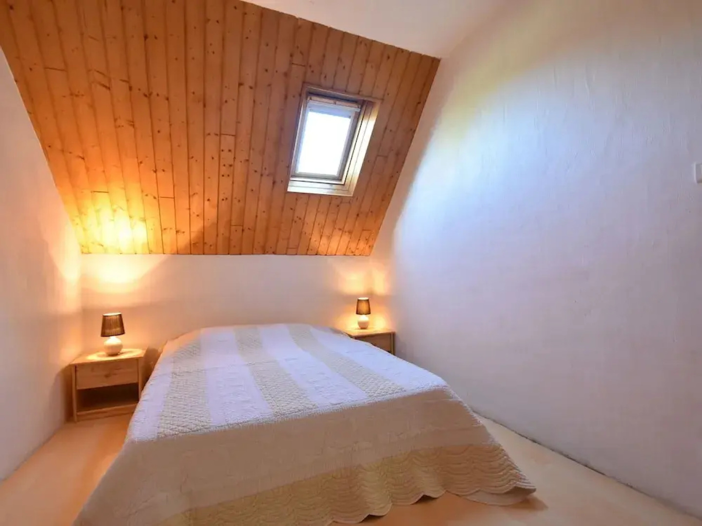 Modern Holiday Home in Florimont-Gaumier with Private Pool