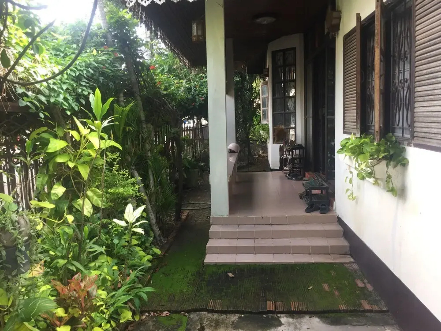 Near Train Guesthouse